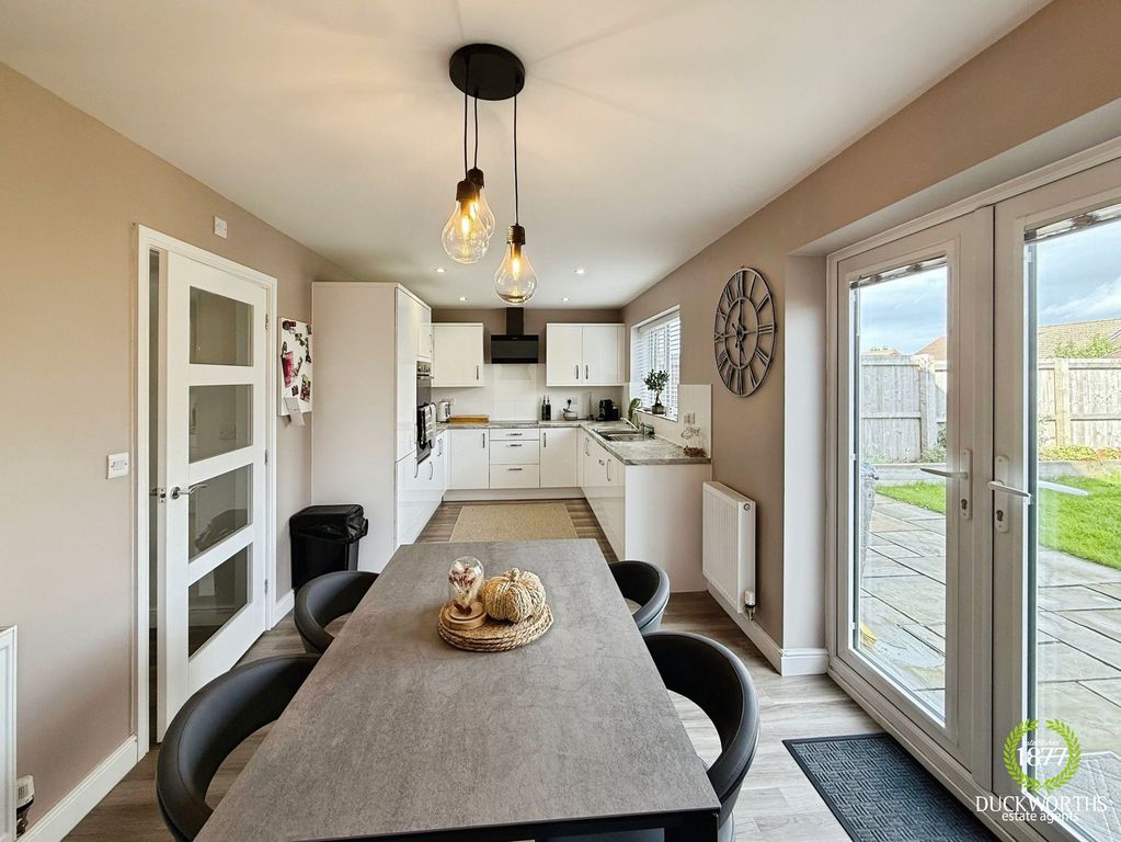 Property photo 3 of 34