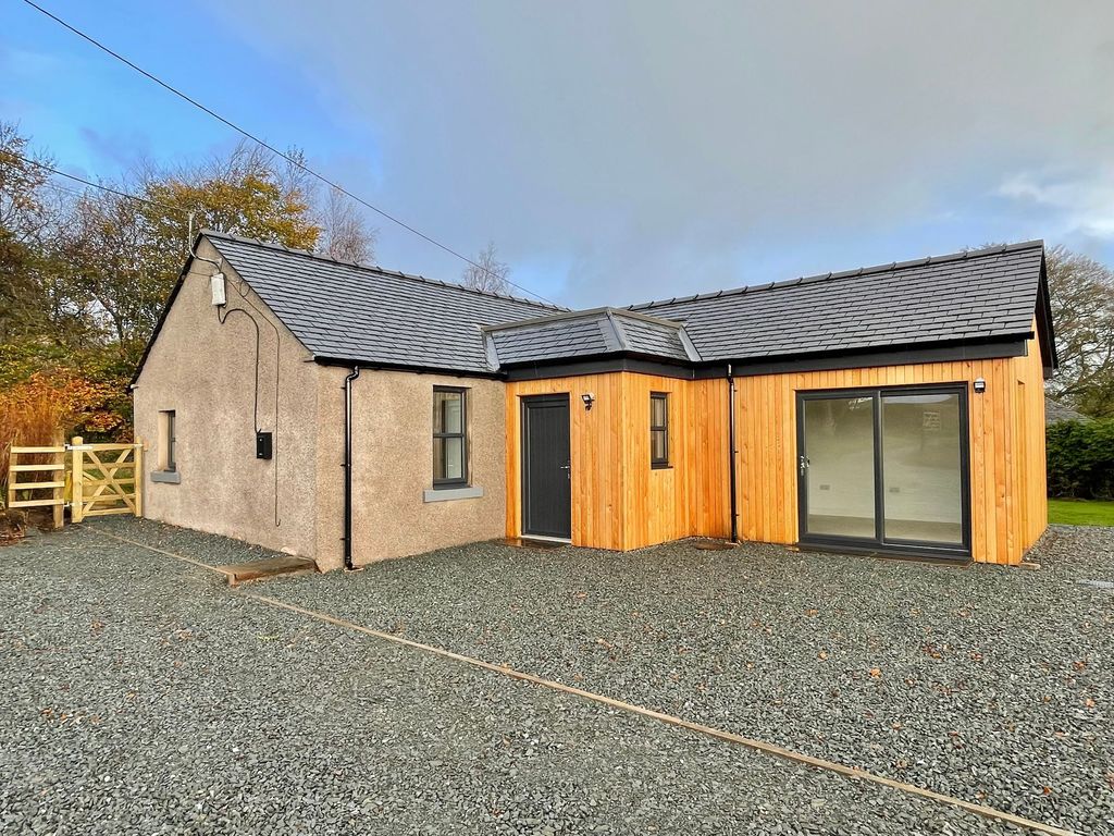 Property photo 1 of 14 External