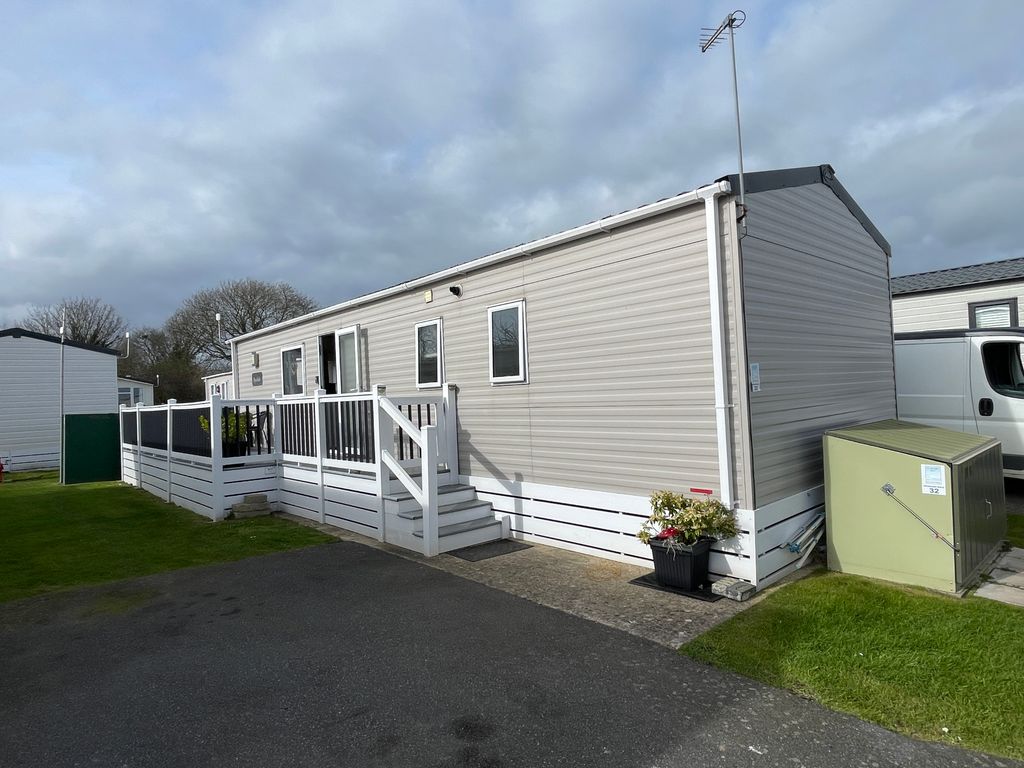 Property photo 2 of 21