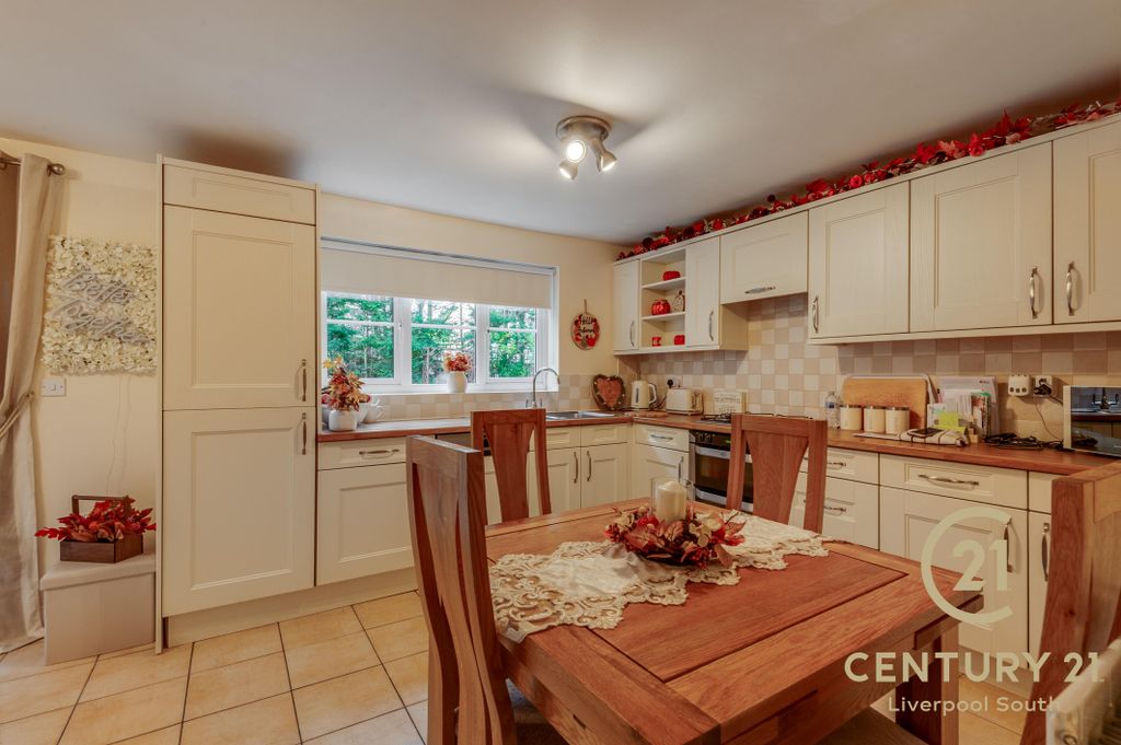 Property photo 3 of 34