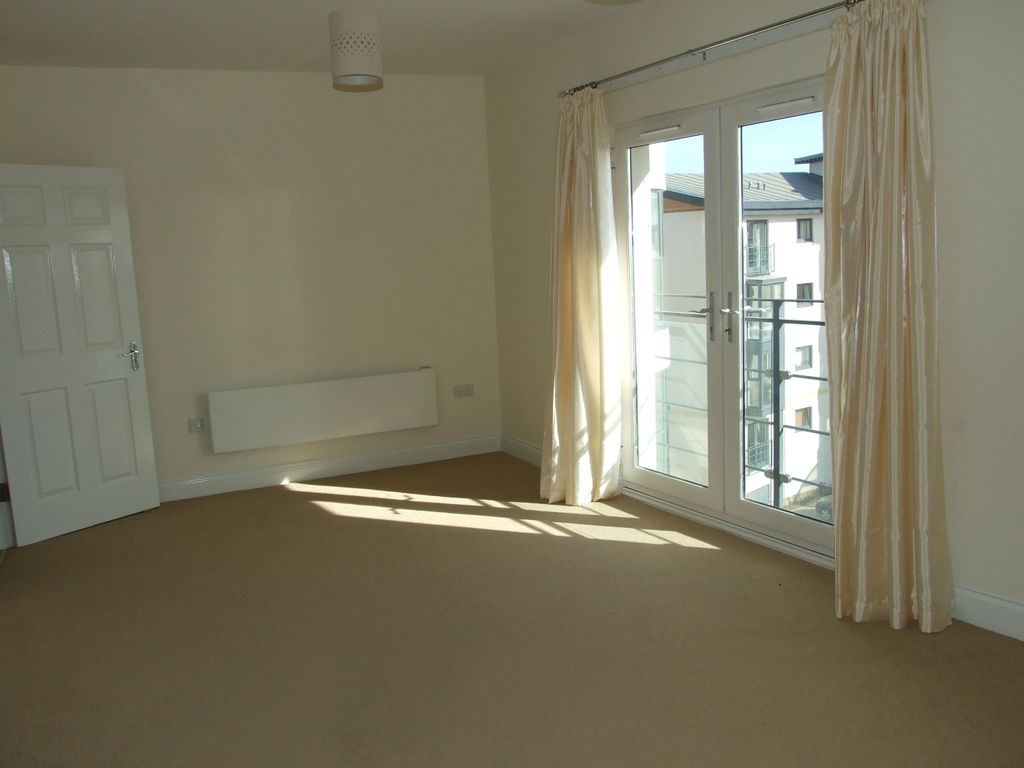 Property photo 2 of 6 Living Room