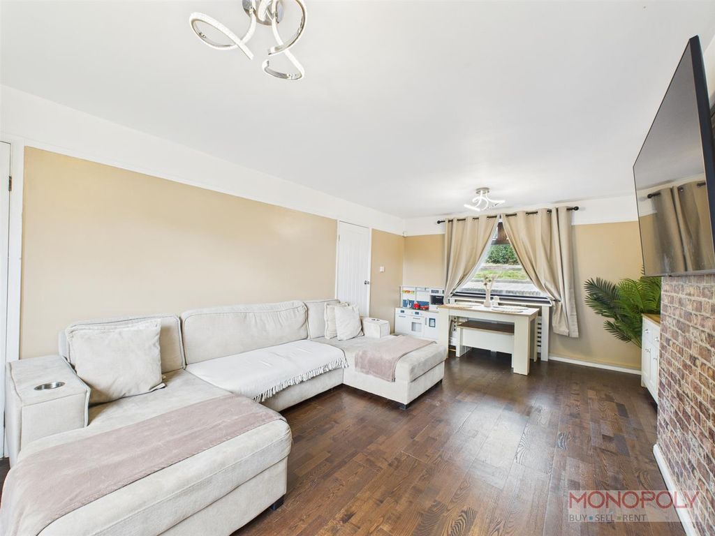 Property photo 3 of 24 Cam04439G0-Pr0087-Still001.Jpg