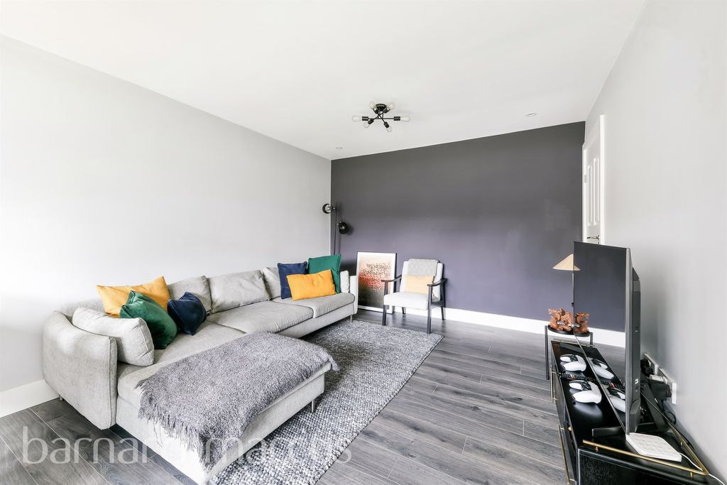 Property photo 3 of 9