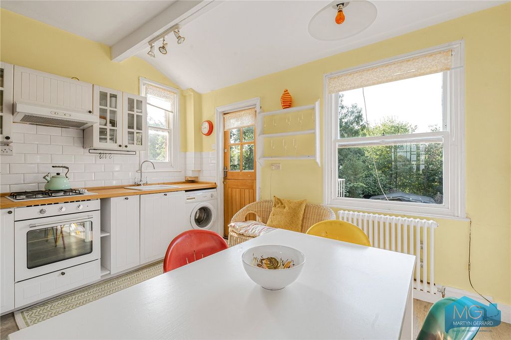 Property photo 2 of 9 Picture No. 10