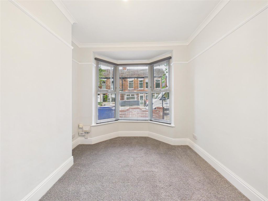 Property photo 3 of 13 Cam05193G0-Pr0168-Still004.Jpg