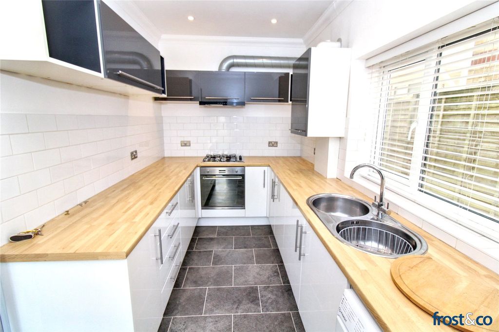 Property photo 3 of 15 Kitchen