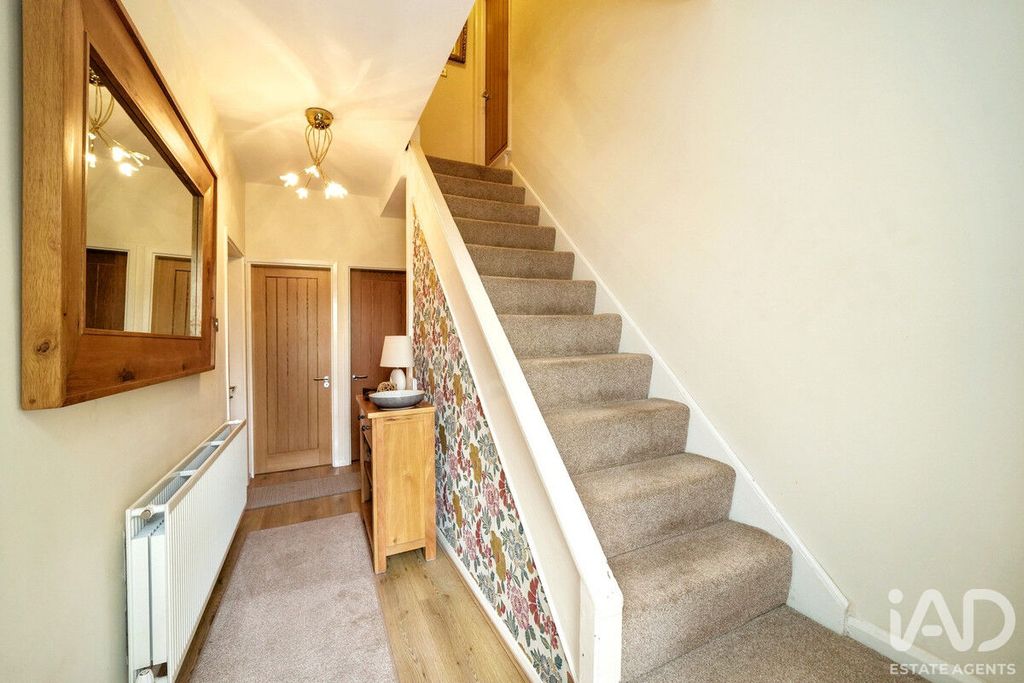 Property photo 3 of 48