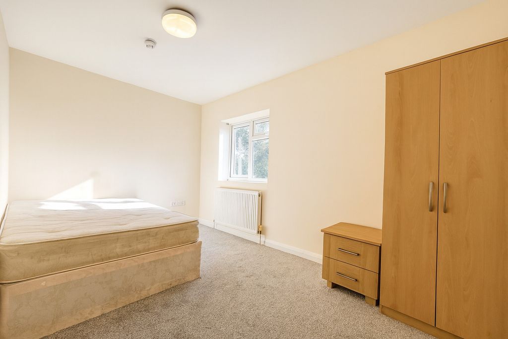 Property photo 1 of 4