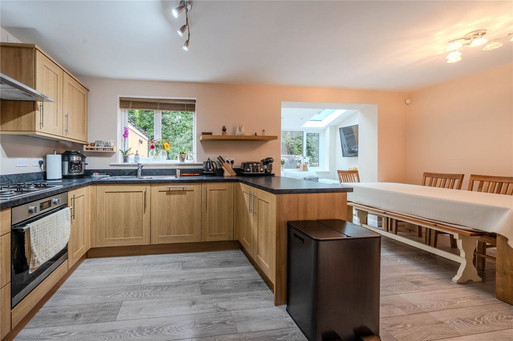 Property photo 3 of 18 Dining Kitchen