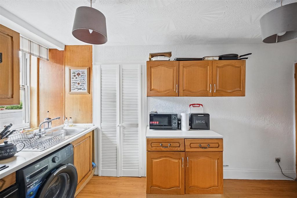 Property photo 3 of 13 Barn Street-7.Jpg