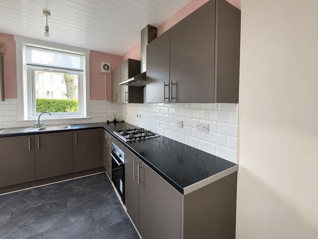 Property photo 2 of 8 Kitchen