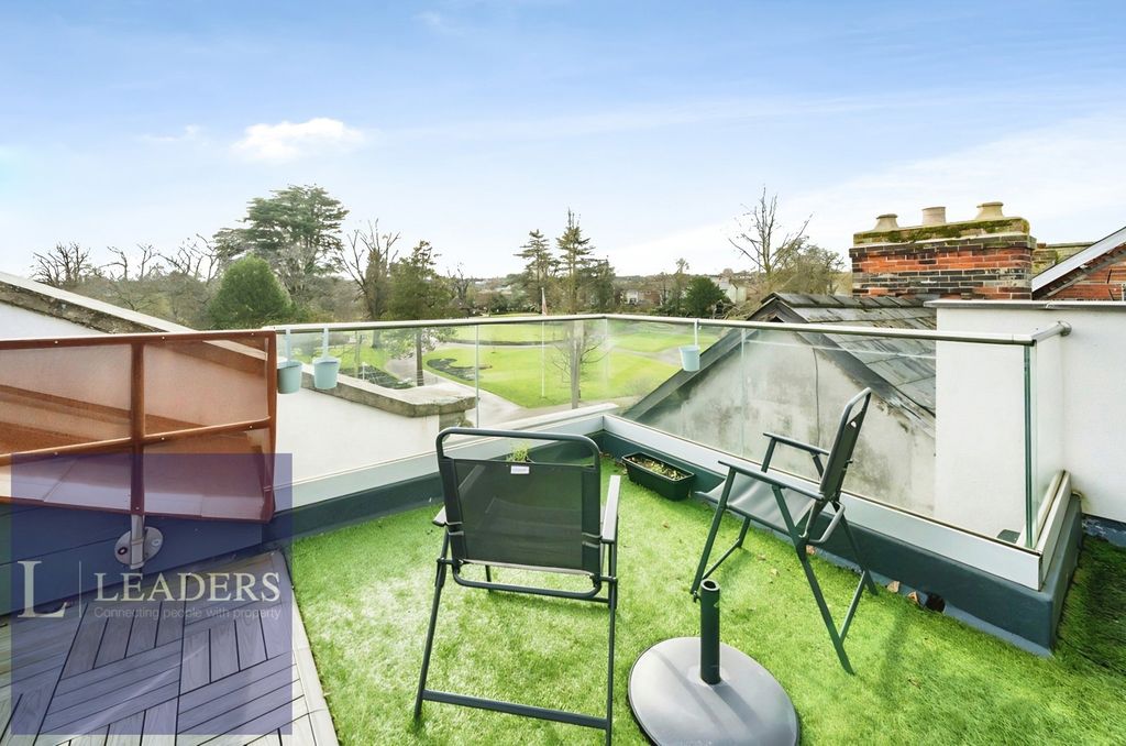 Property photo 3 of 18 Roof Terrace