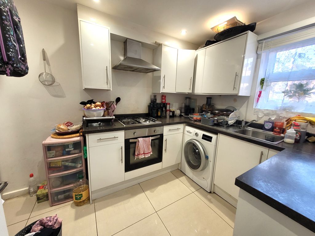 Property photo 3 of 6 Balcony