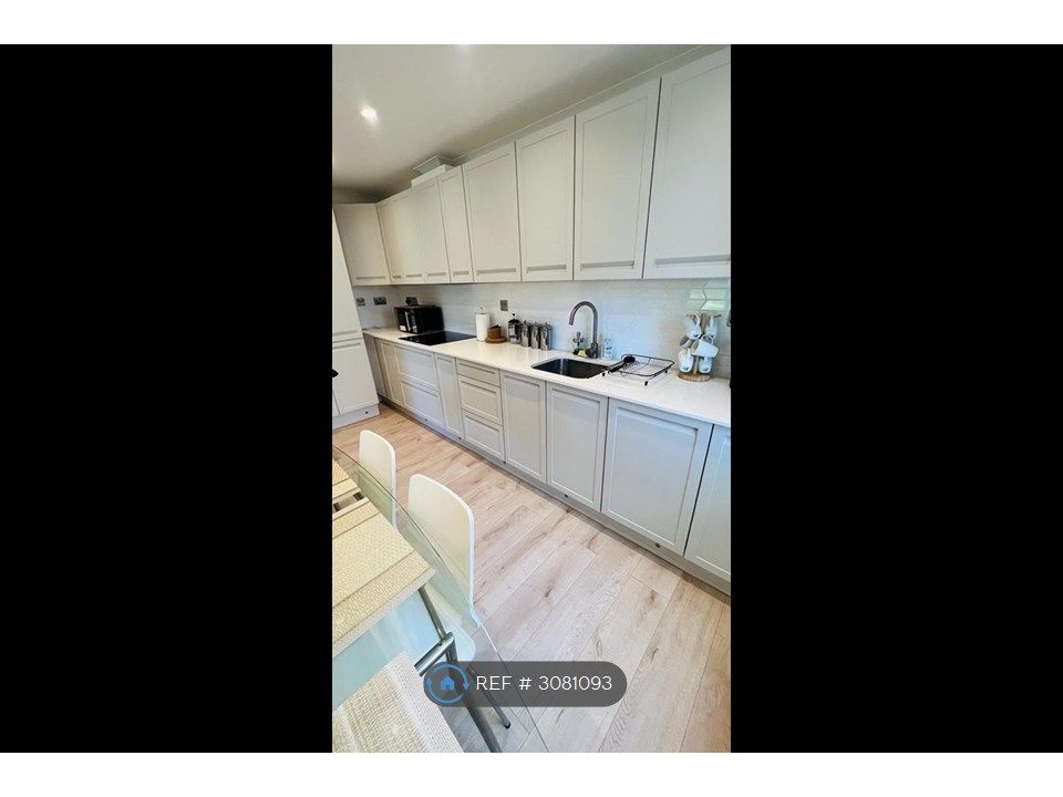 Property photo 1 of 6 Kitchen