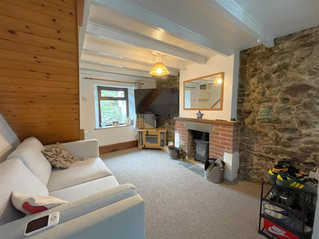 Property photo 2 of 16 Sitting Room.Jpg