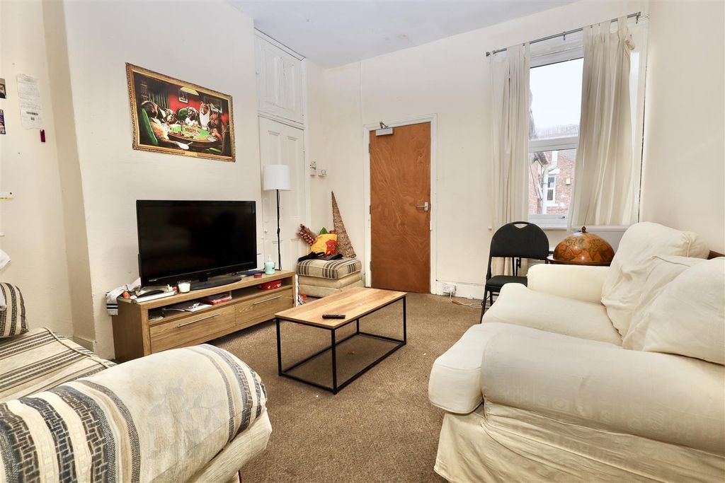 Property photo 2 of 10 204B3167-54Ba-48Ec-9D69-A9277E6A9C7C_1_201_A.Jpeg