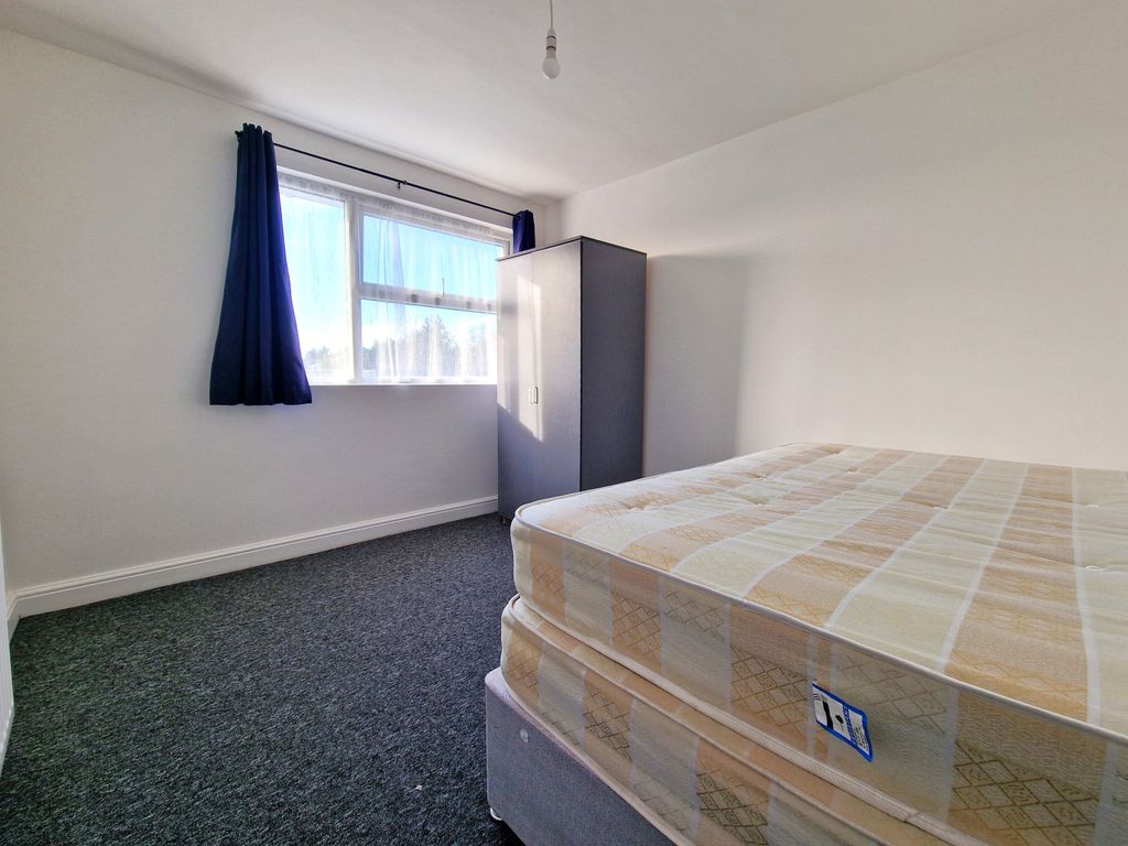 Property photo 2 of 3 Room