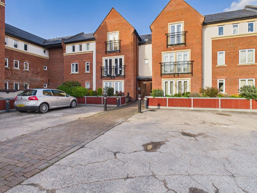 Property photo 1 of 14 Front