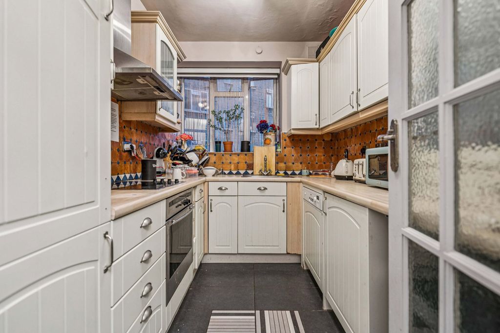 Property photo 3 of 16