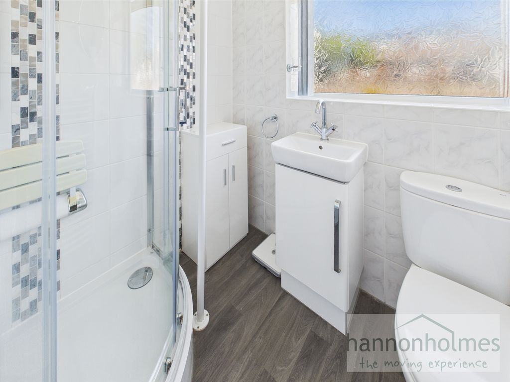 Property photo 3 of 16 Cam05283G0-Pr0053-Still017