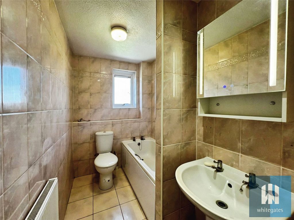 Additional image 7 of 1 bed flat for saleEdale Avenue, Newsome, Huddersfield HD4