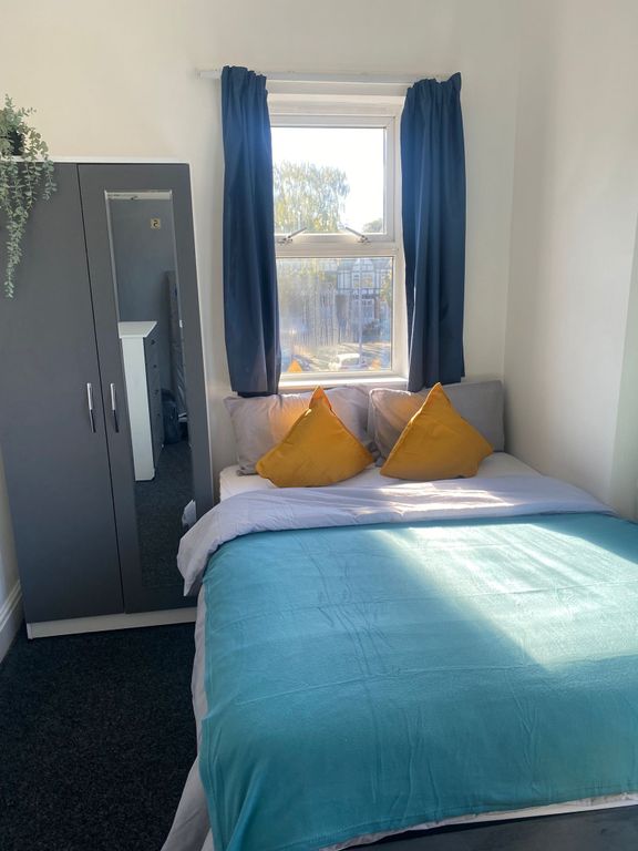 Property photo 1 of 2