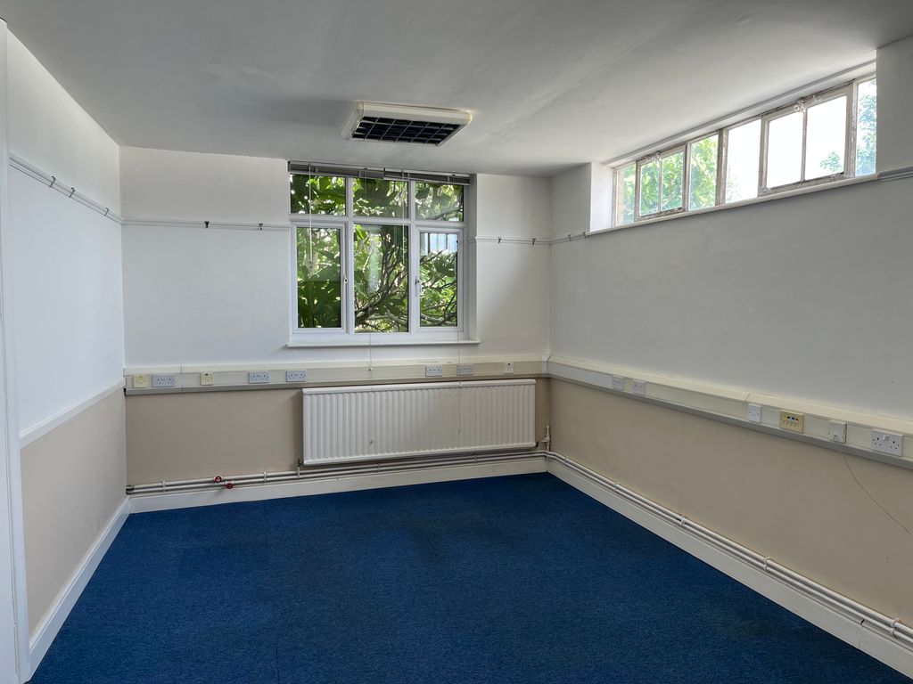 Property photo 1 of 3