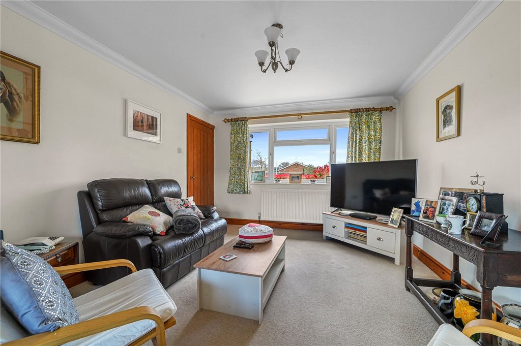 Property photo 2 of 27 Living Area