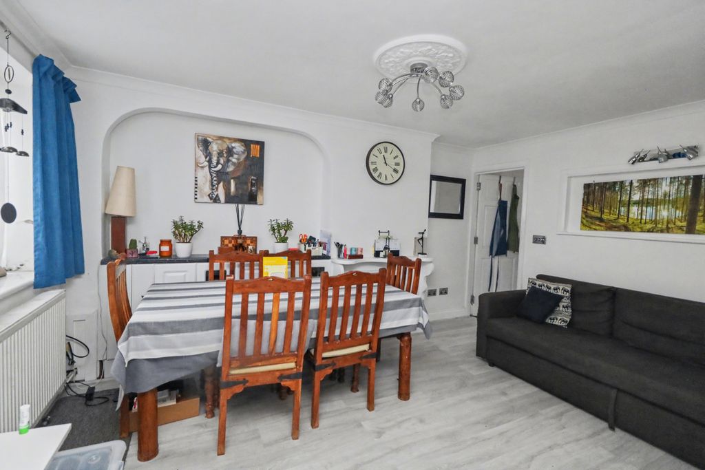 Property photo 2 of 9 Img_9840