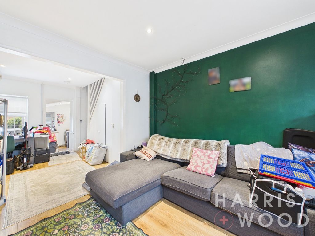 Property photo 3 of 10 4887678