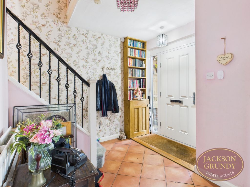 Property photo 2 of 18 Addison Road