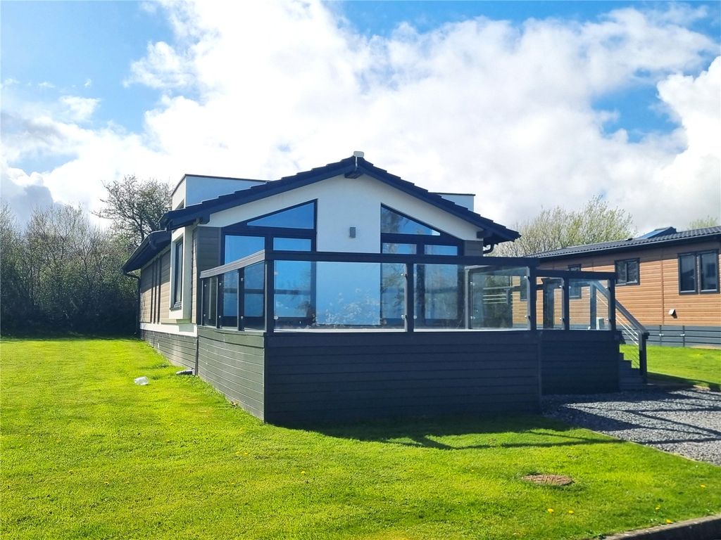 Property photo 2 of 19 Picture No. 12