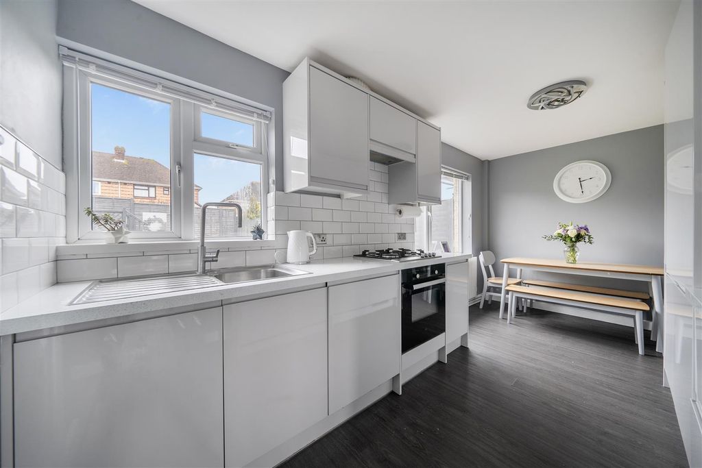 Property photo 3 of 17 1430834-18-69c6A213814E7.Jpg