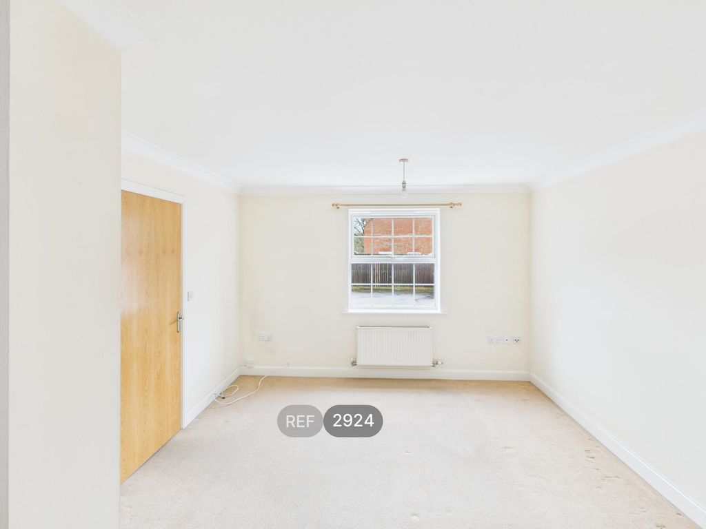 Property photo 2 of 17 Living Room