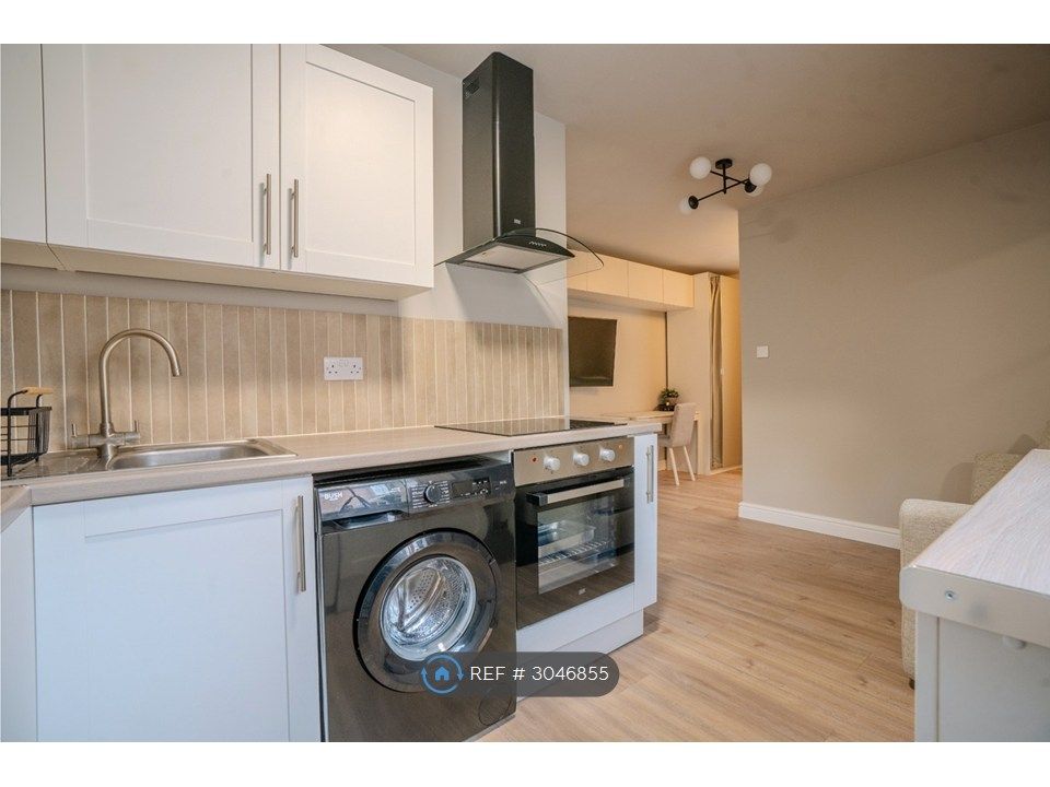 Property photo 3 of 17 Kitchen - Washing Machine, Oven &amp; Hob