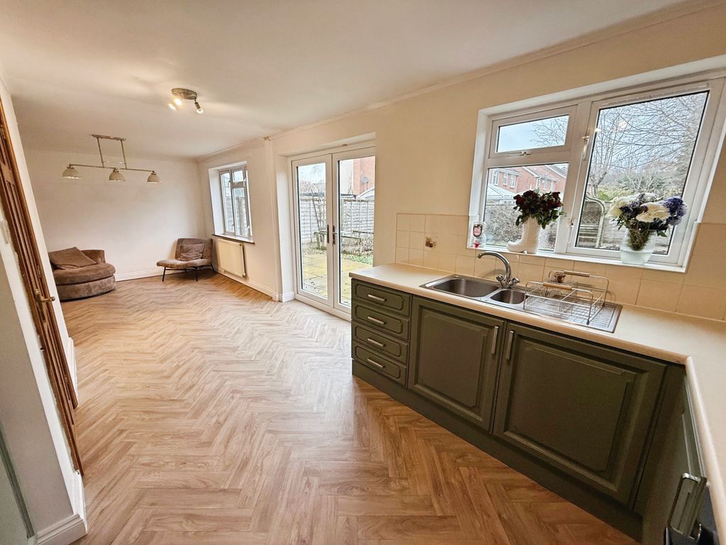 Property photo 2 of 23