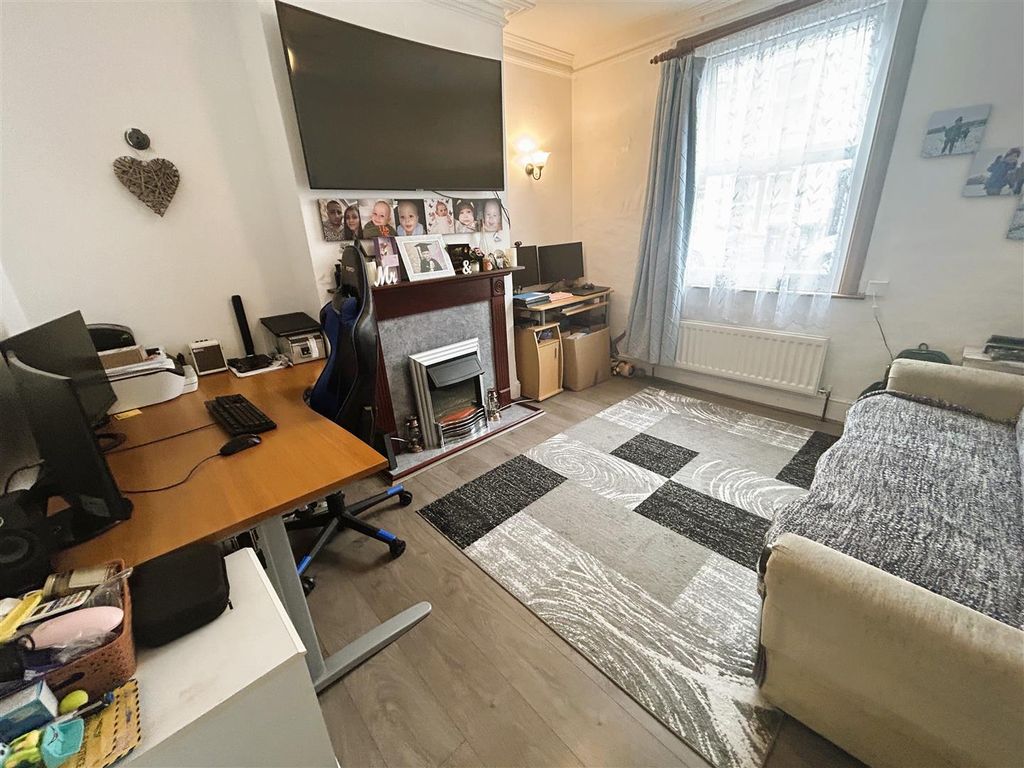 Property photo 2 of 17 Img_9027.Jpg