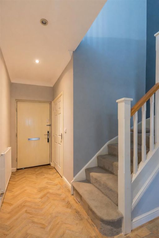 Property photo 3 of 18 c2Ed3Cfd-0410-4708-Aa5A-433Cfe855721.Png