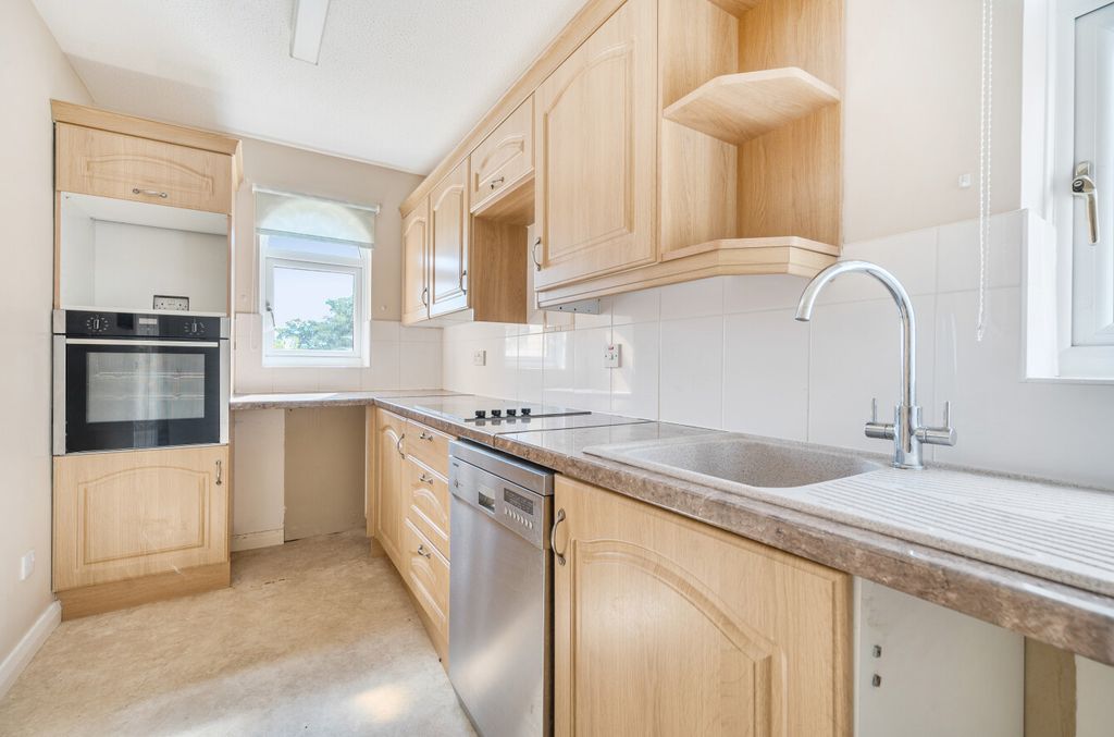 Property photo 3 of 17 1332659-3-688c979...