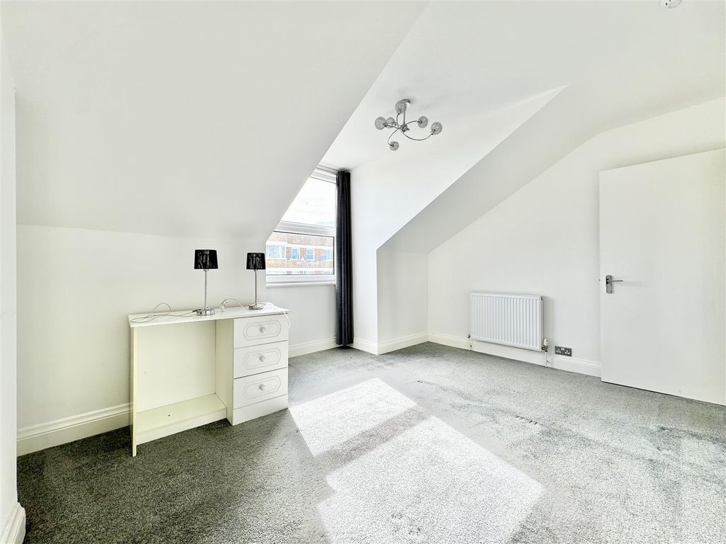 Property photo 3 of 22