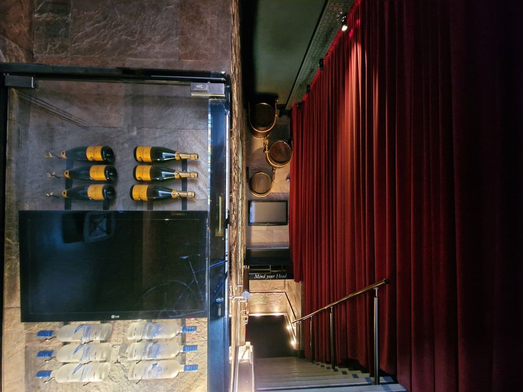 Property photo 3 of 9 Entrance