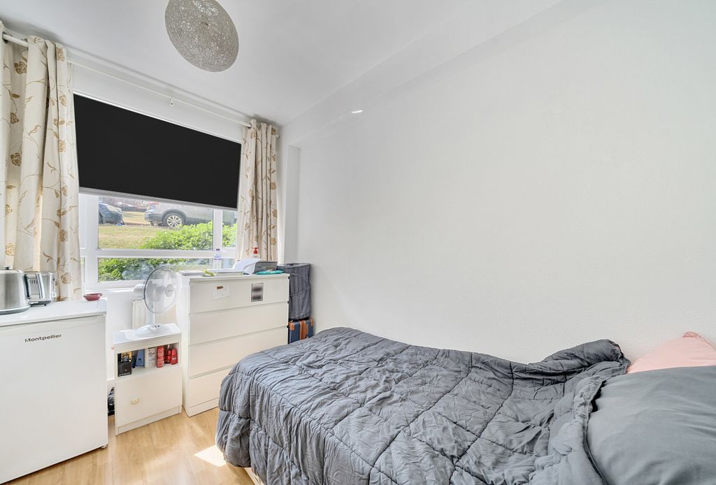 Property photo 2 of 9 1317020-3-685d6Be...