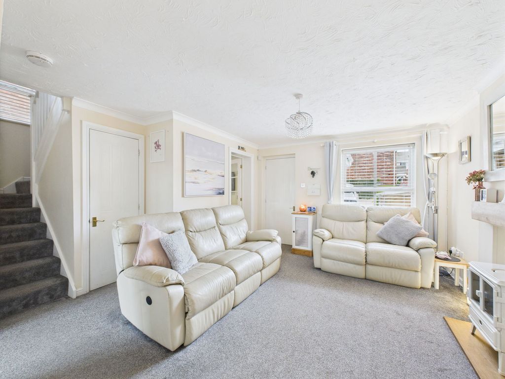 Property photo 3 of 27