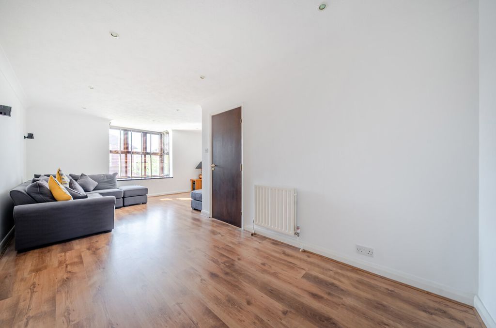 Property photo 3 of 15 1477485-6-6A3500d...