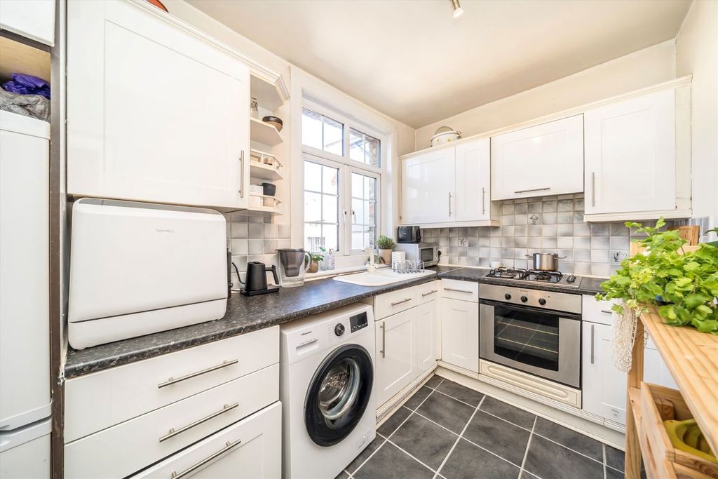 Property photo 3 of 4