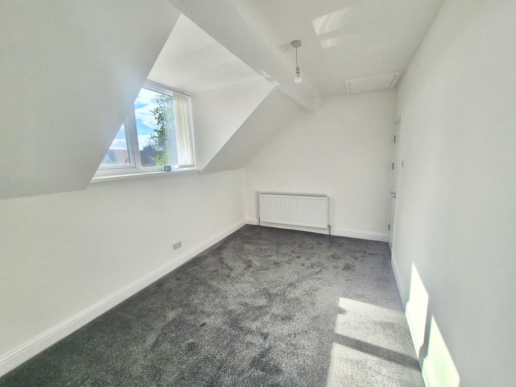 Property photo 1 of 12 4 Bed Maisonette To Le
