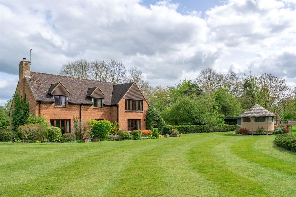 Property photo 3 of 15 Furze Farmhouse