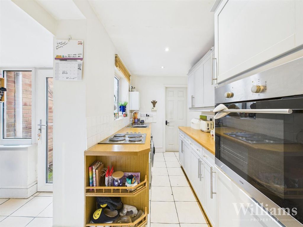 Property photo 3 of 13 Cam04950G0-Pr0135-Still016.Jpg