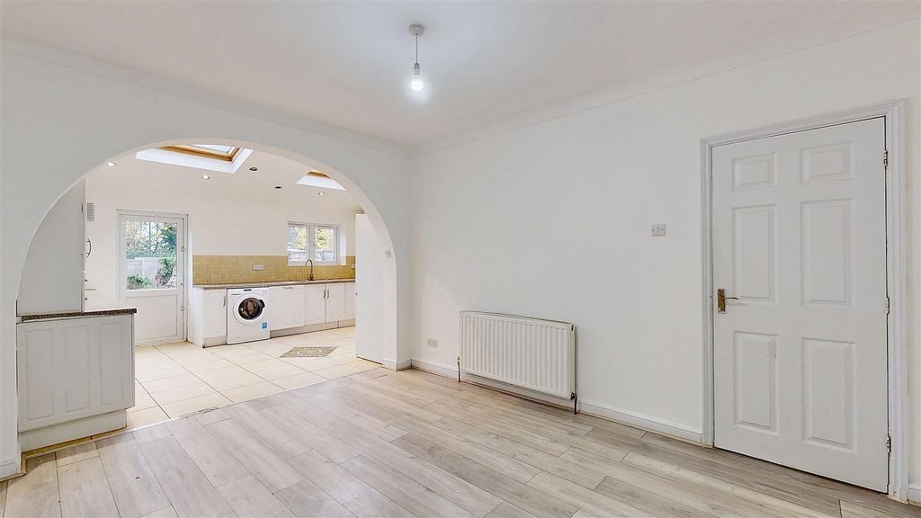 Property photo 3 of 22 P8.Jpg