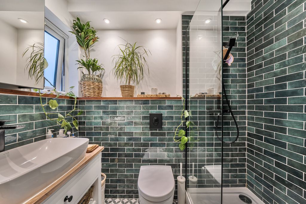 Property photo 3 of 13 1415134-7-6995Bd8...